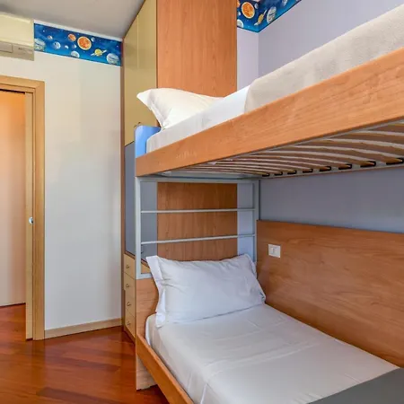 Desenzanoloft Official Partner Marriott Homes & -butterfly And 5 Pools Family Desenzano del Garda